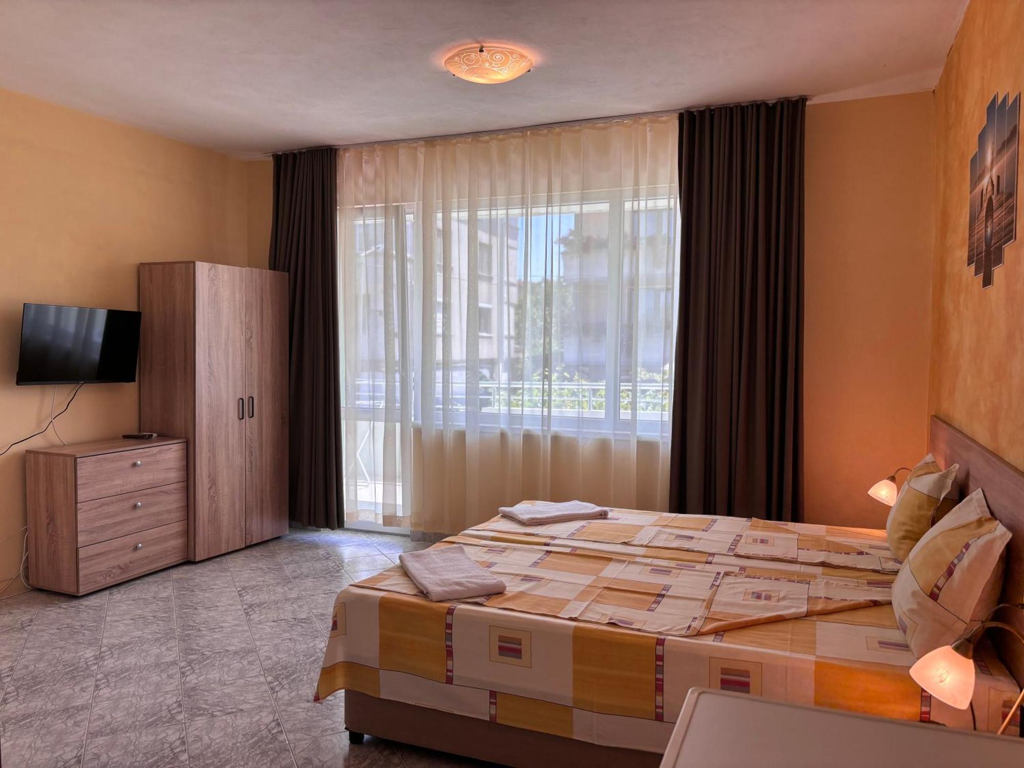 Guest House Nikolovi Lozenets Esterno foto